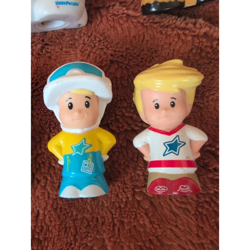 Fisher-Price Little People Figures and Animals Lot of 8 Fire, Farm, Mrs Claus+